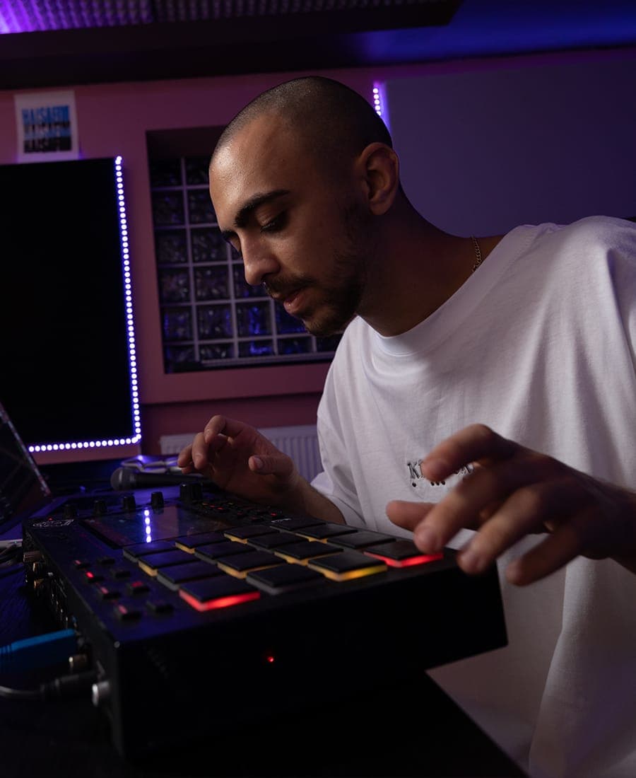 BONEL — Esmaily Cristian-Reza, producător și inginer de sunet