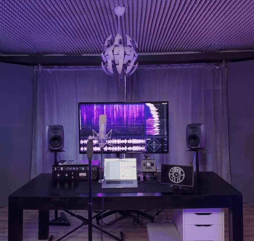 Cadru dintr-un videoclip produs la Synthpatic Sound